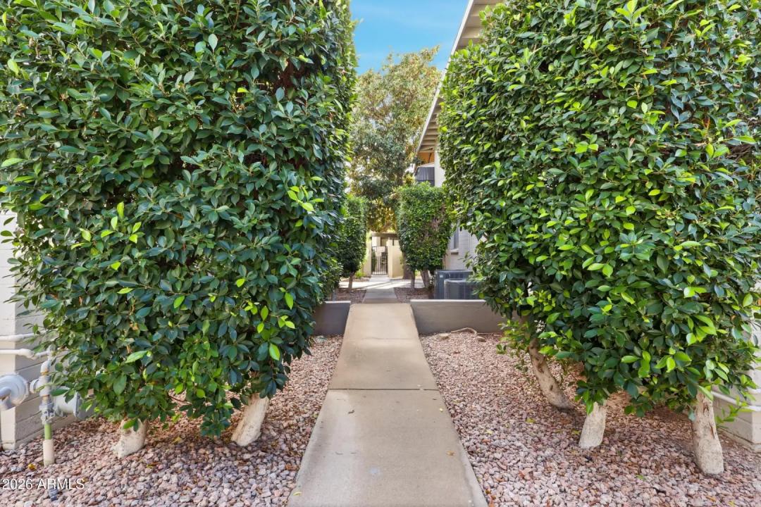 Real Estate Picture 20