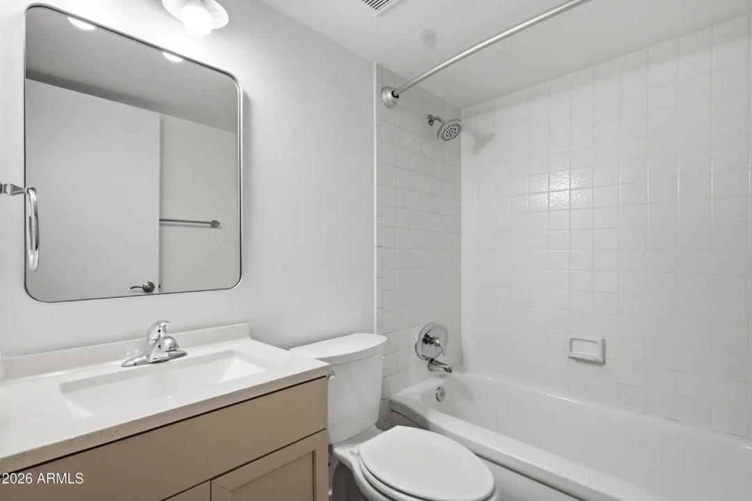 Real Estate Picture 17