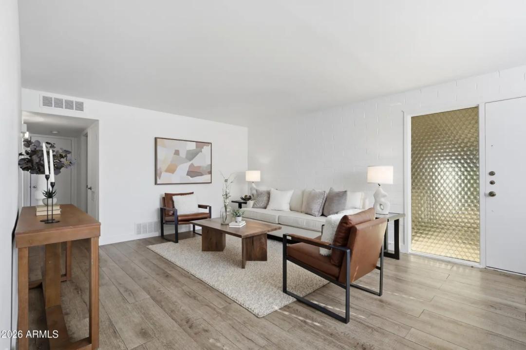 Real Estate Picture 3