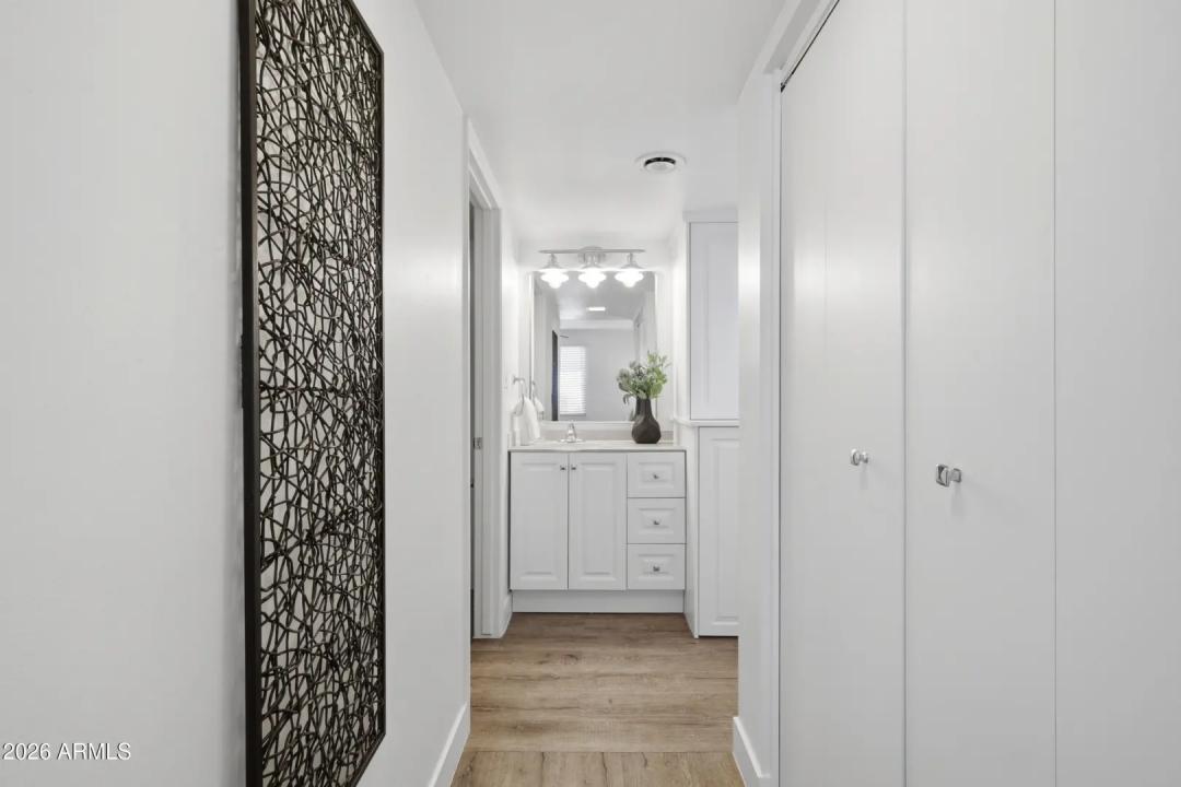 Real Estate Picture 14