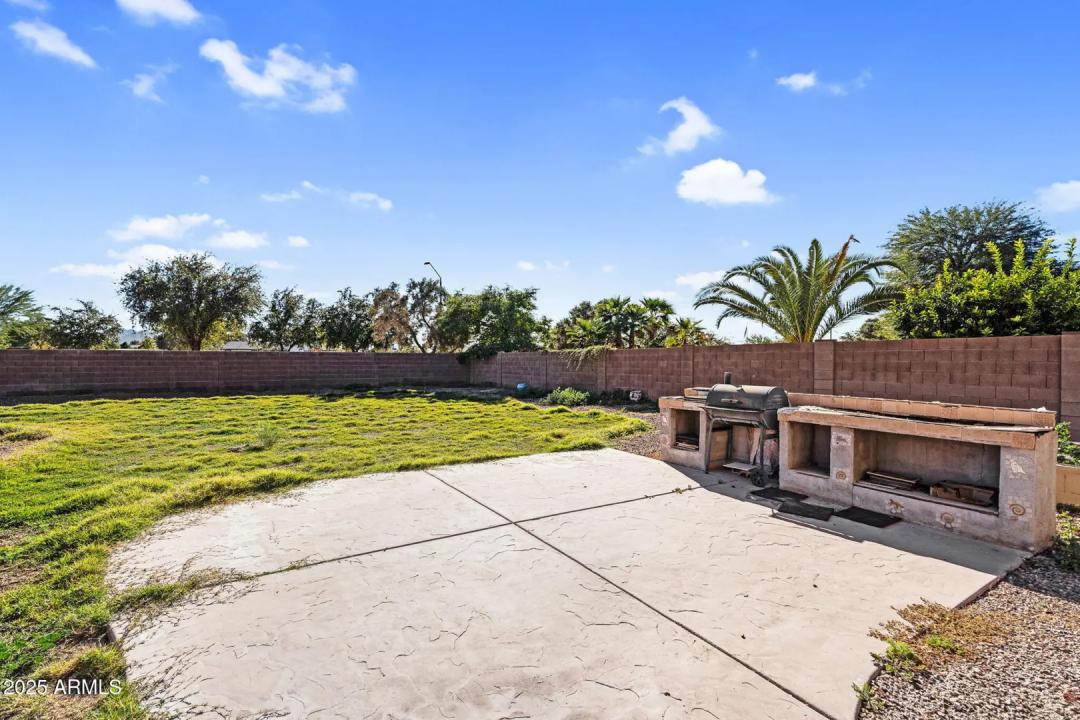 Real Estate Picture 8