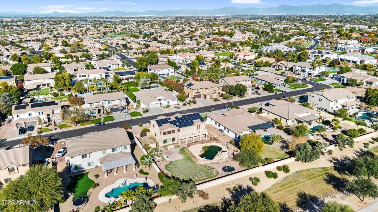 Real Estate Picture 25