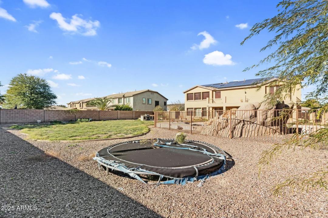 Real Estate Picture 12