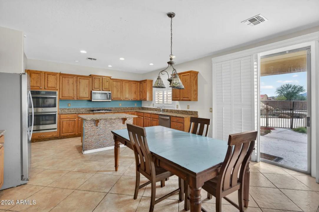 Real Estate Picture 36