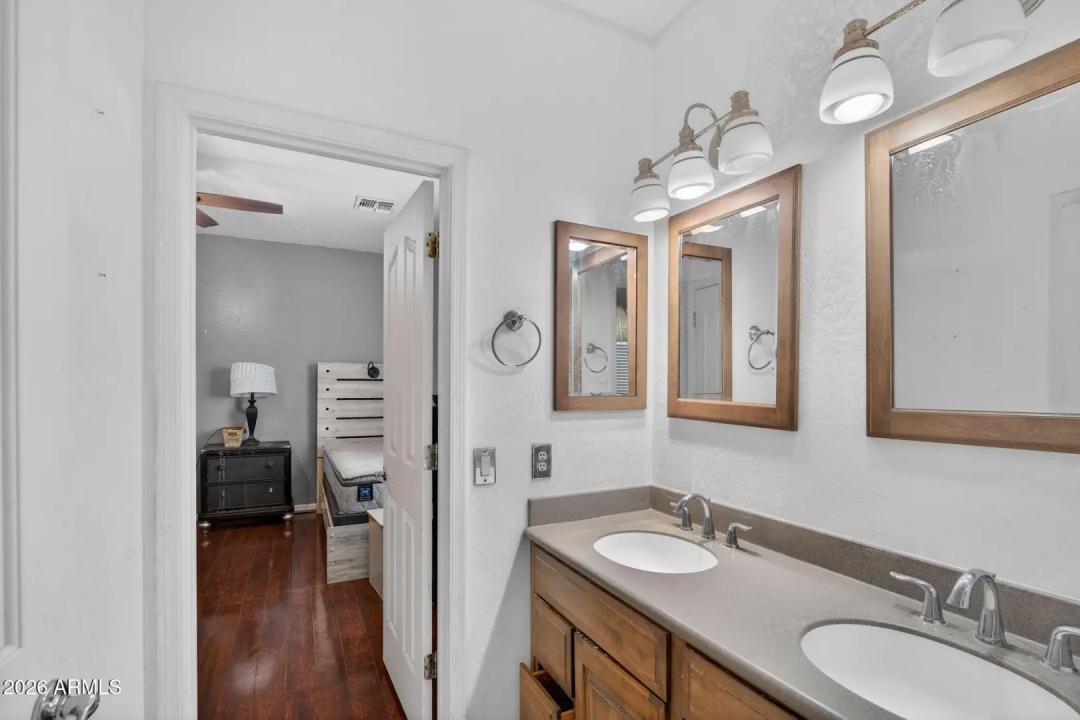 Real Estate Picture 43