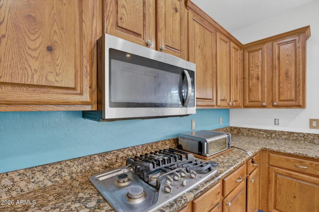 Real Estate Picture 33