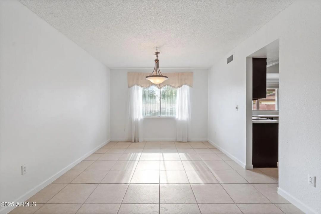 Real Estate Picture 9