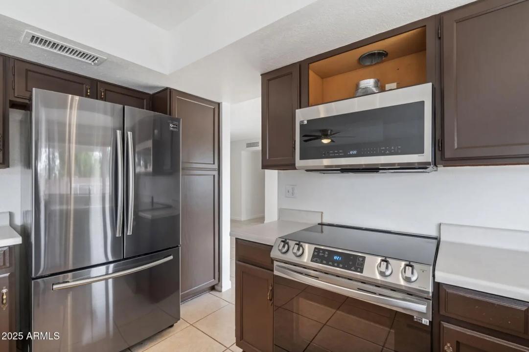 Real Estate Picture 18