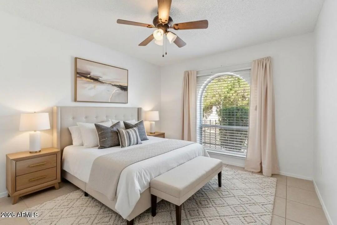 Real Estate Picture 5