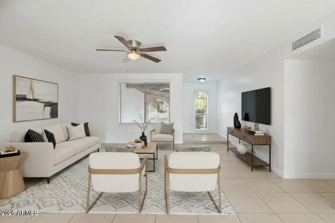 Real Estate Picture 3