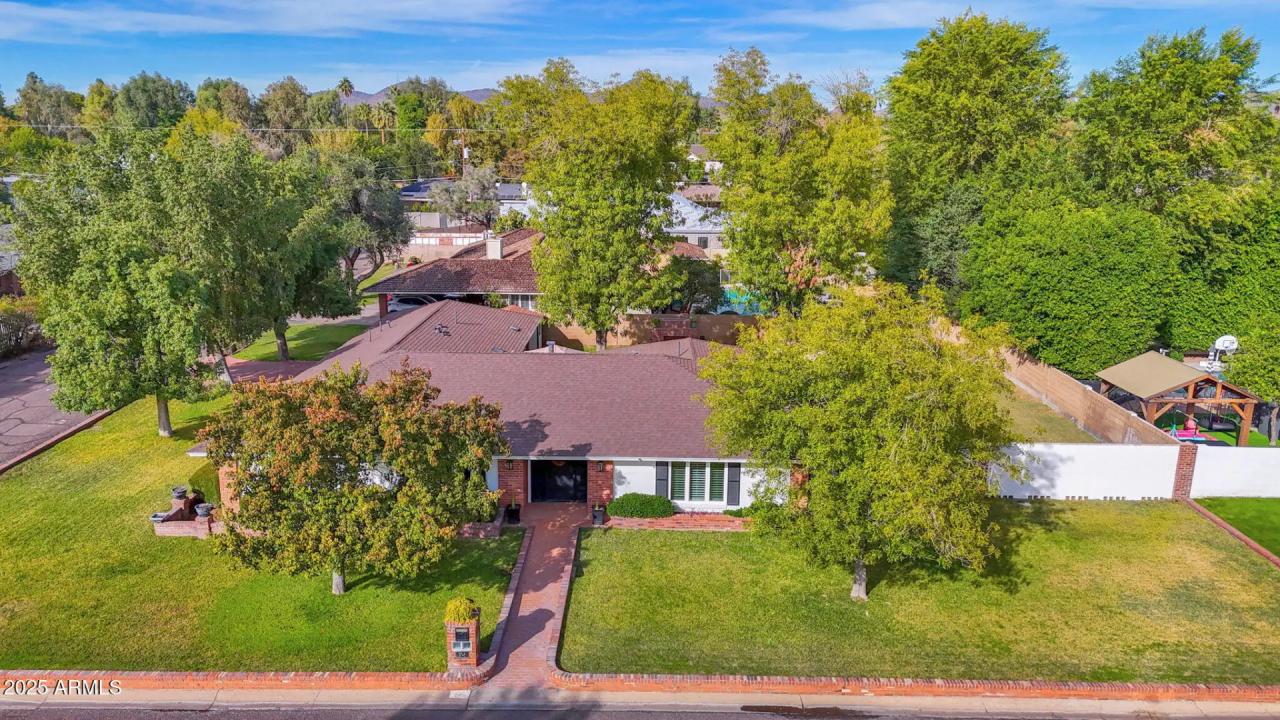 Real Estate Picture 6