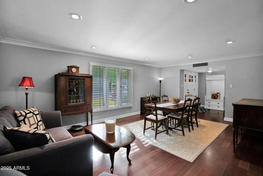 Real Estate Picture 14