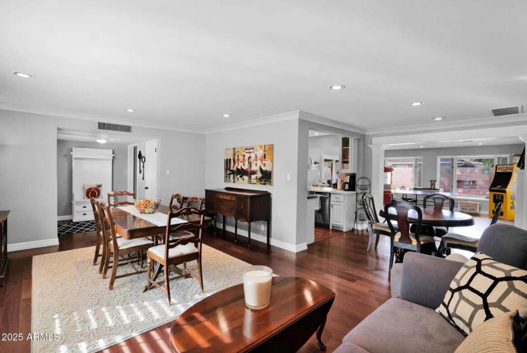 Real Estate Picture 15