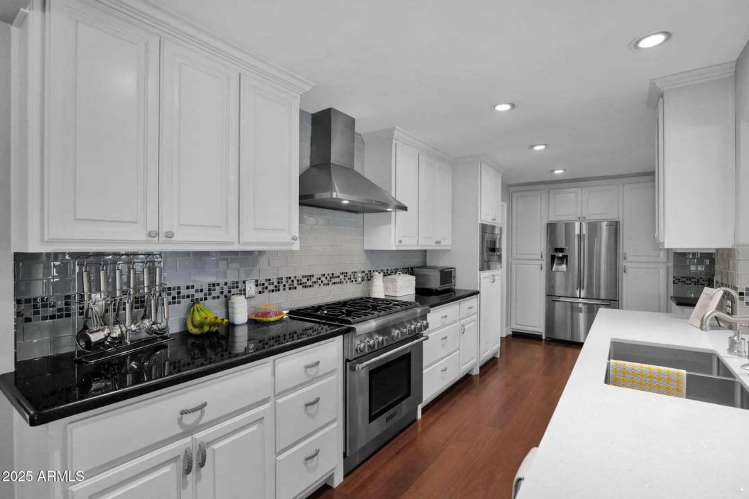 Real Estate Picture 22