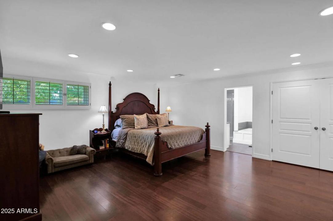 Real Estate Picture 33