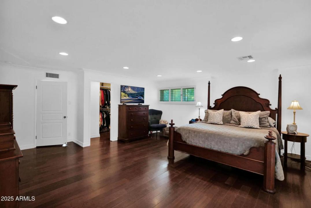 Real Estate Picture 34