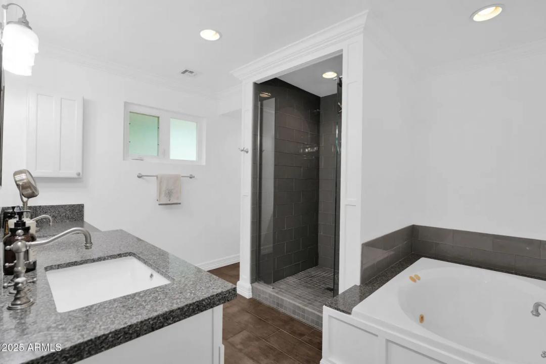 Real Estate Picture 35