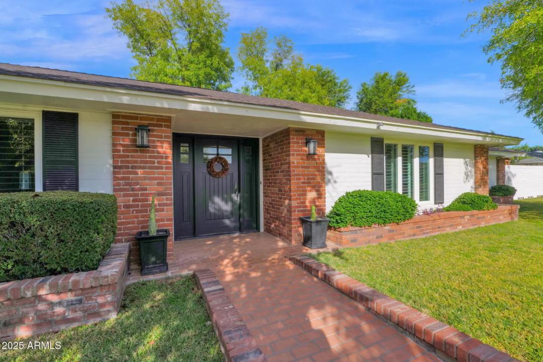 Real Estate Picture 2