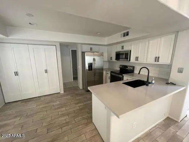 Real Estate Picture 3