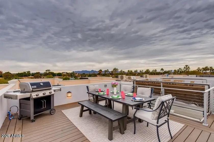 Real Estate Picture 10