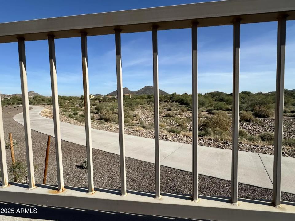 Real Estate Picture 7