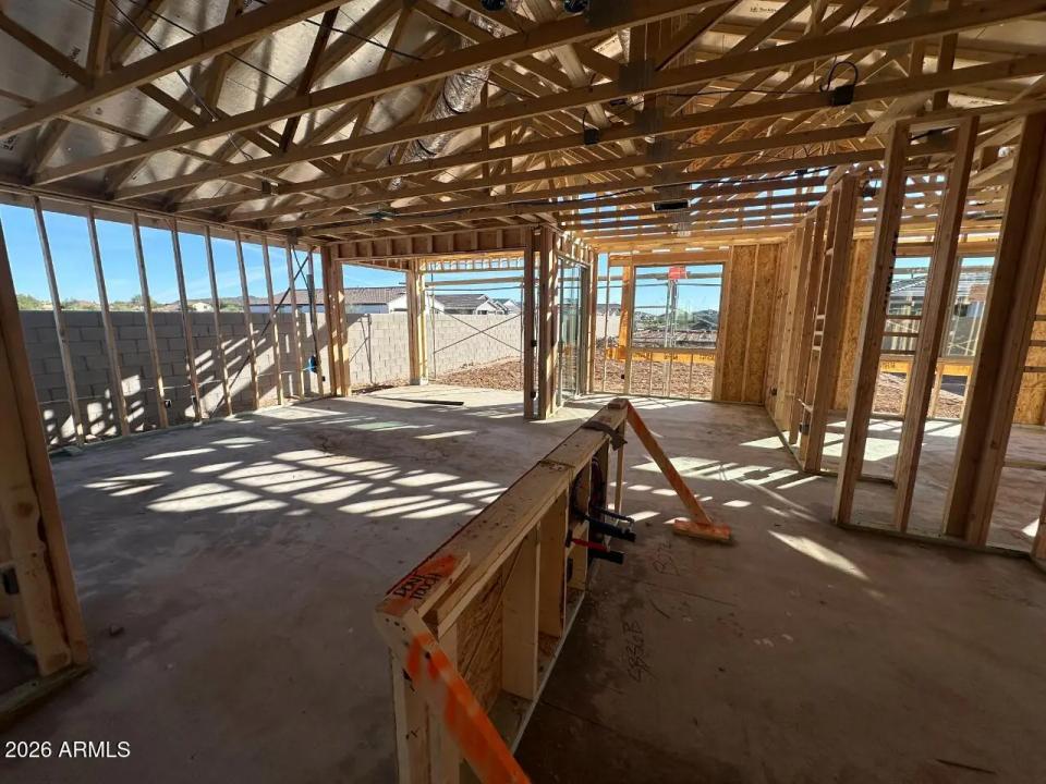 Real Estate Picture 4