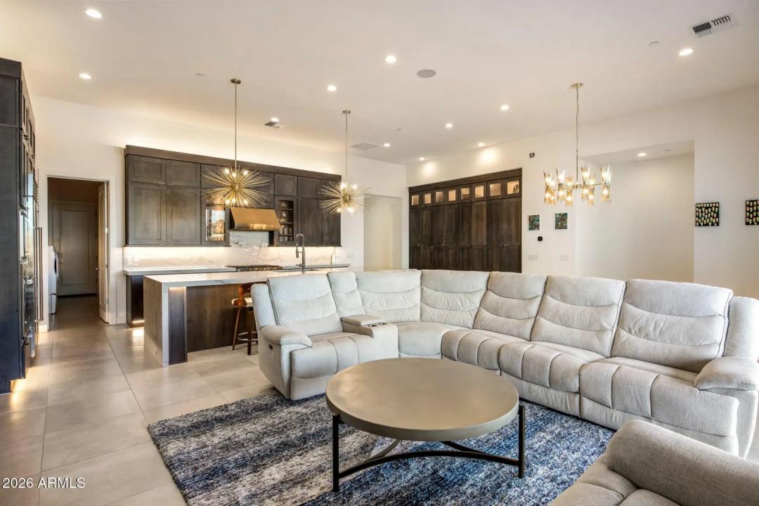 Real Estate Picture 10