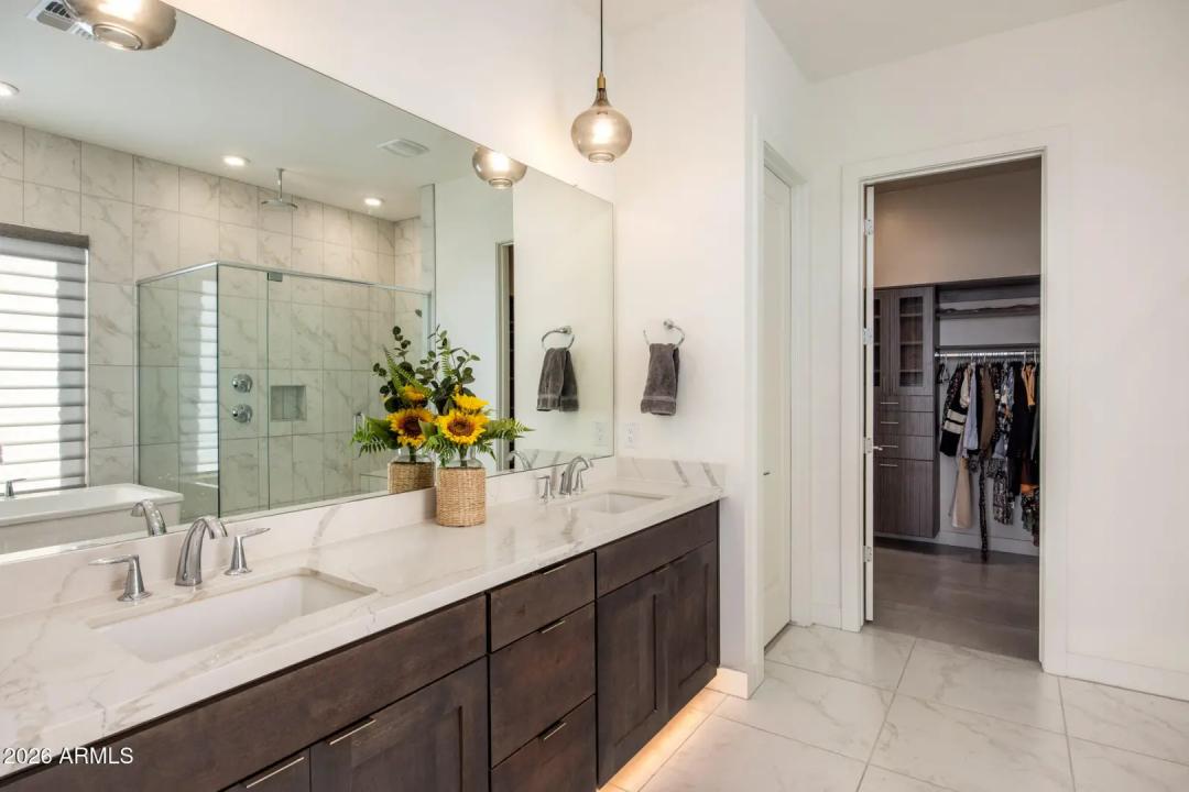 Real Estate Picture 18