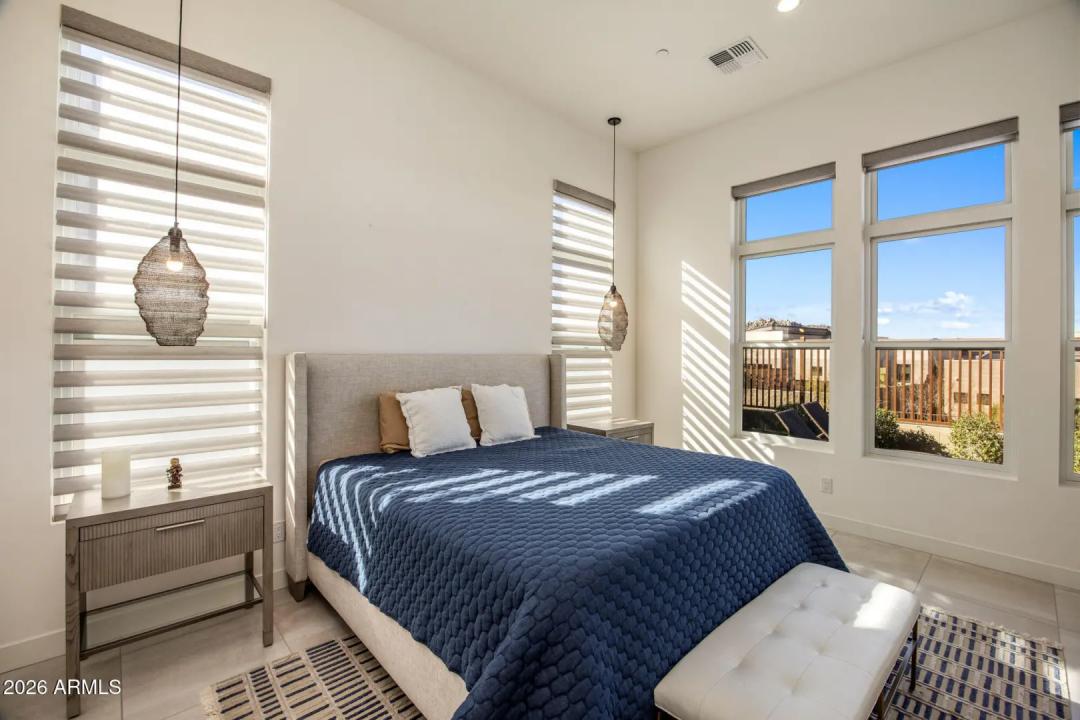 Real Estate Picture 15