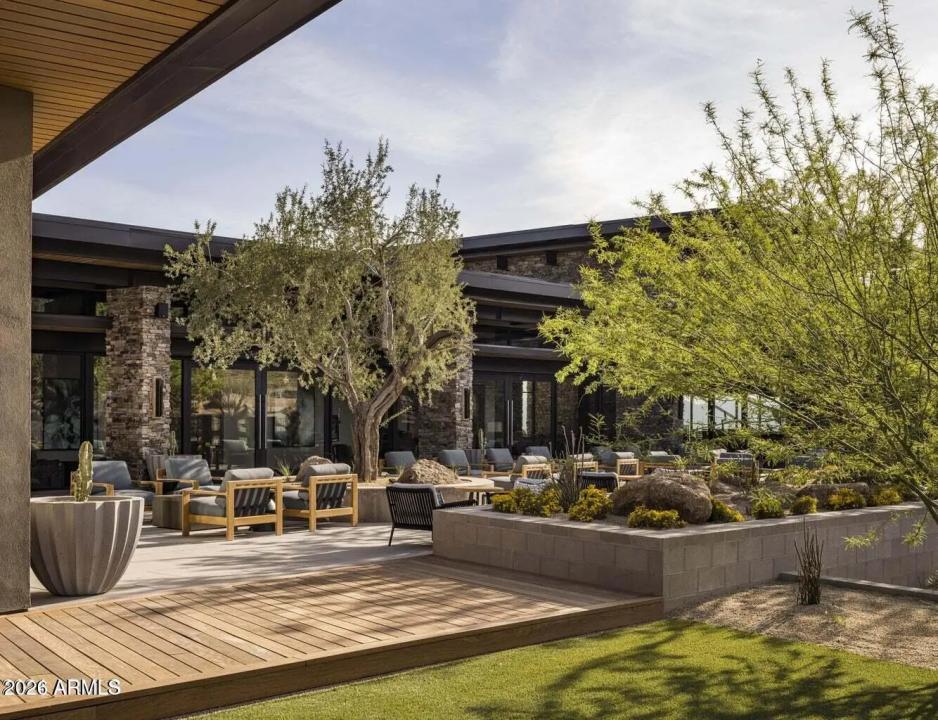 Real Estate Picture 38