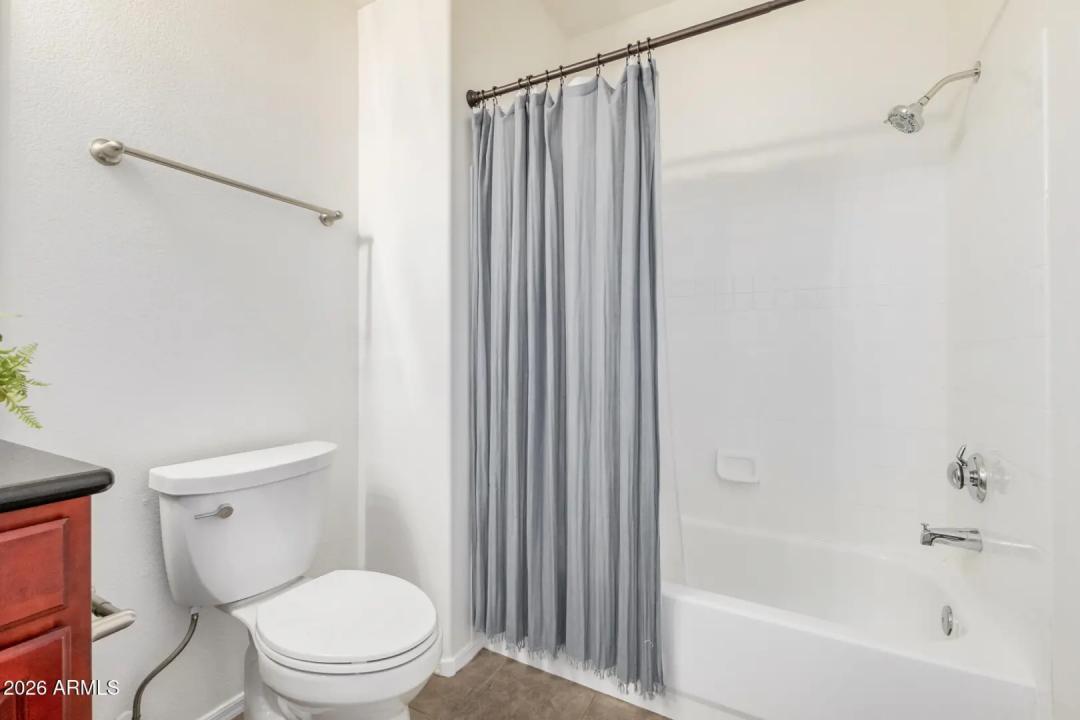 Real Estate Picture 17