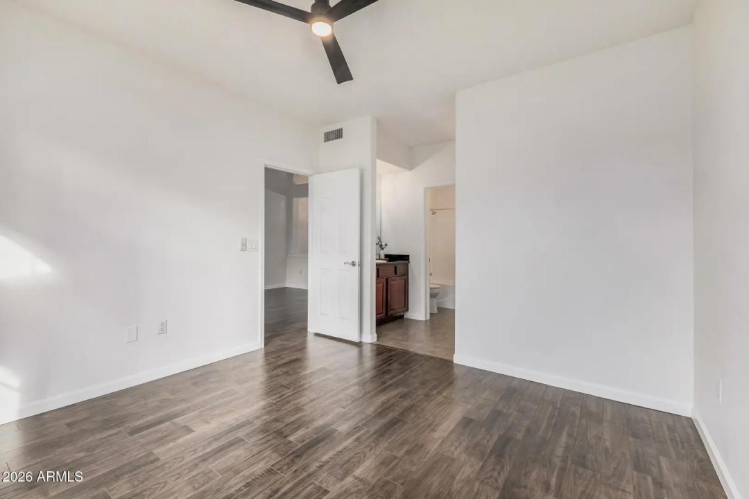 Real Estate Picture 11