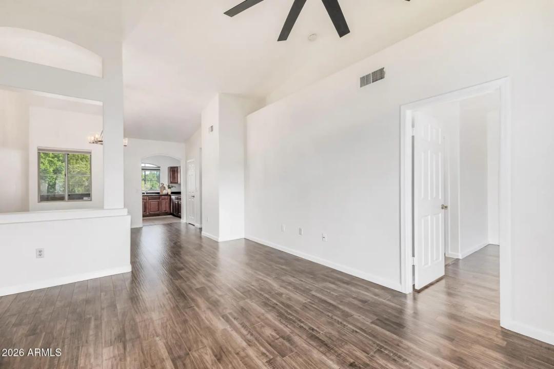 Real Estate Picture 6