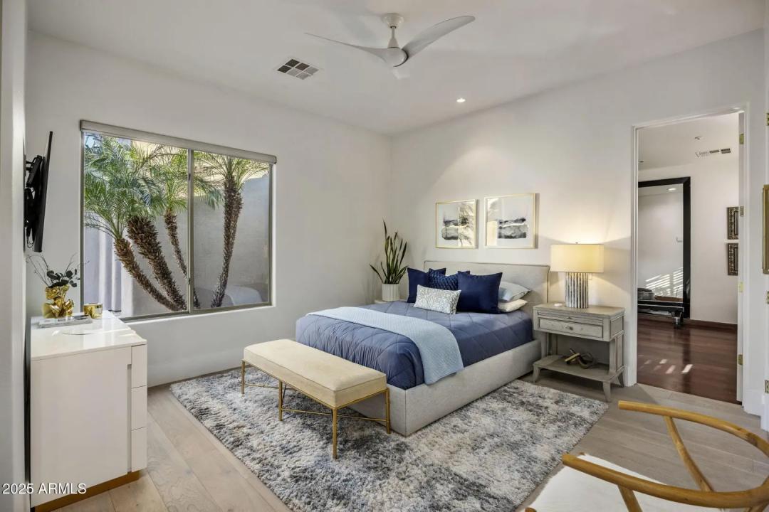 Real Estate Picture 10