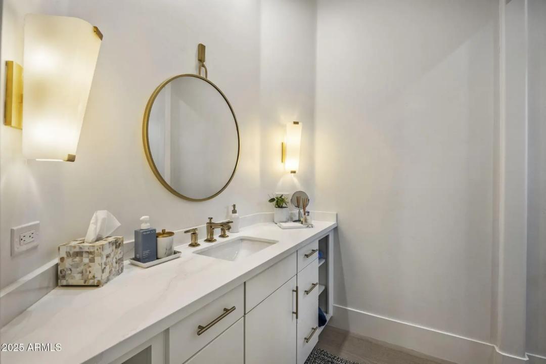 Real Estate Picture 11