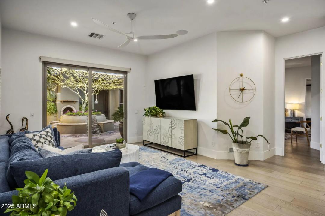 Real Estate Picture 9