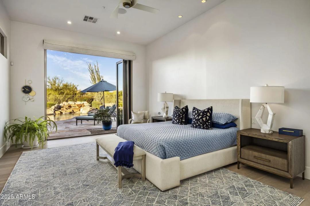 Real Estate Picture 5