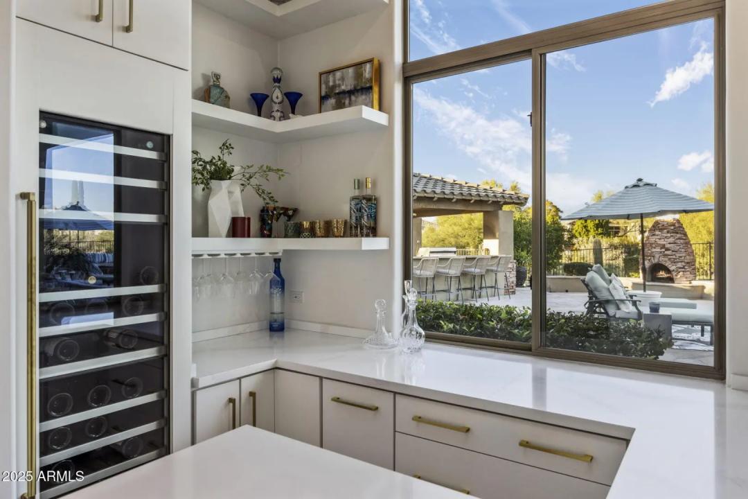 Real Estate Picture 23