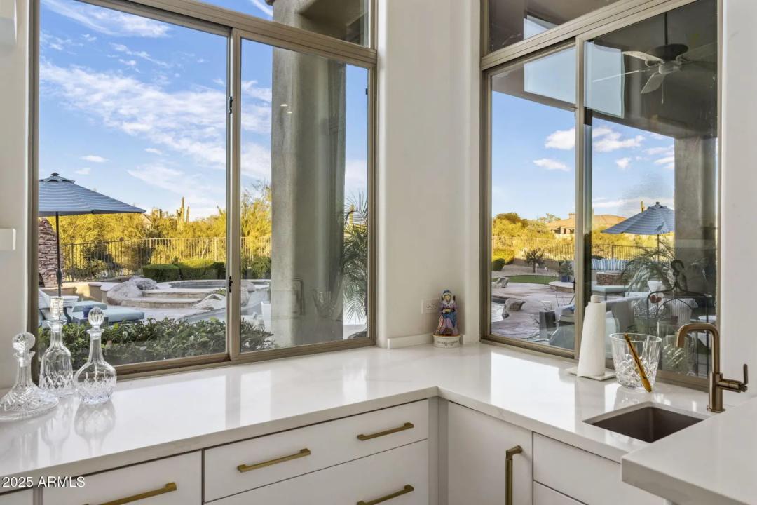 Real Estate Picture 24