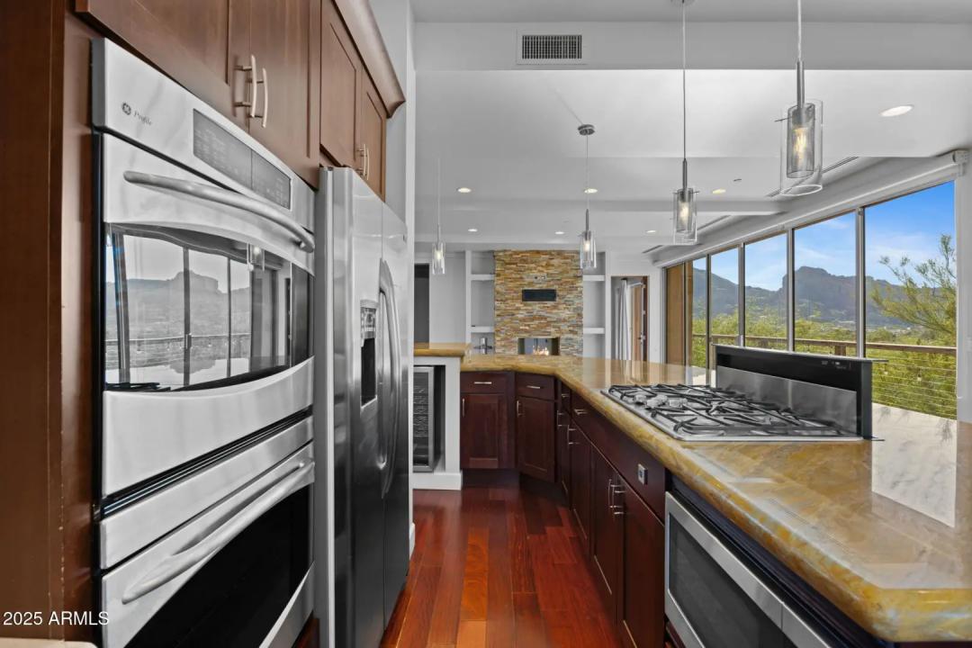 Real Estate Picture 6