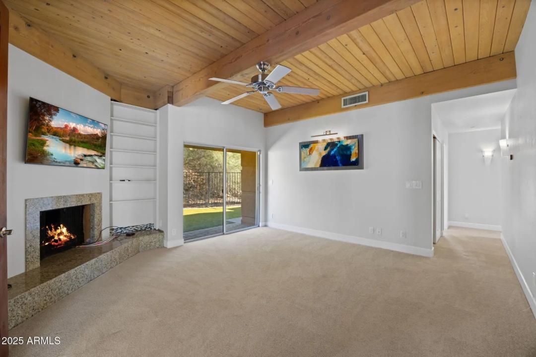 Real Estate Picture 11