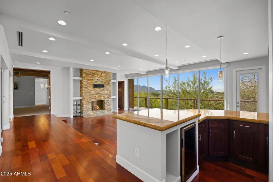 Real Estate Picture 18