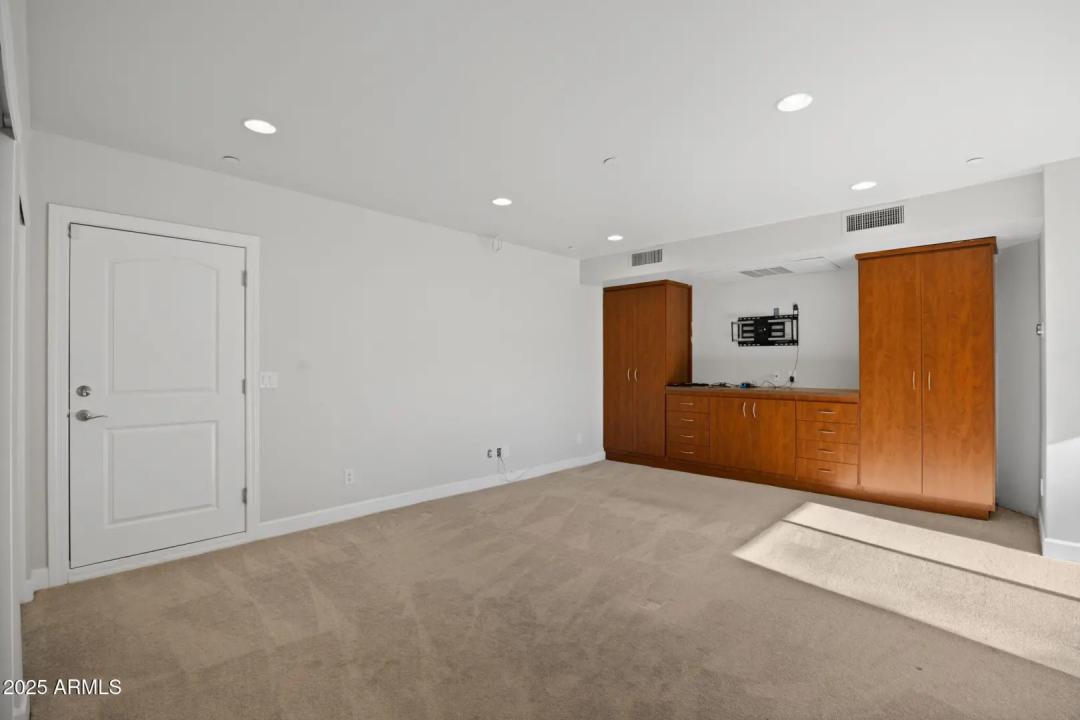 Real Estate Picture 19