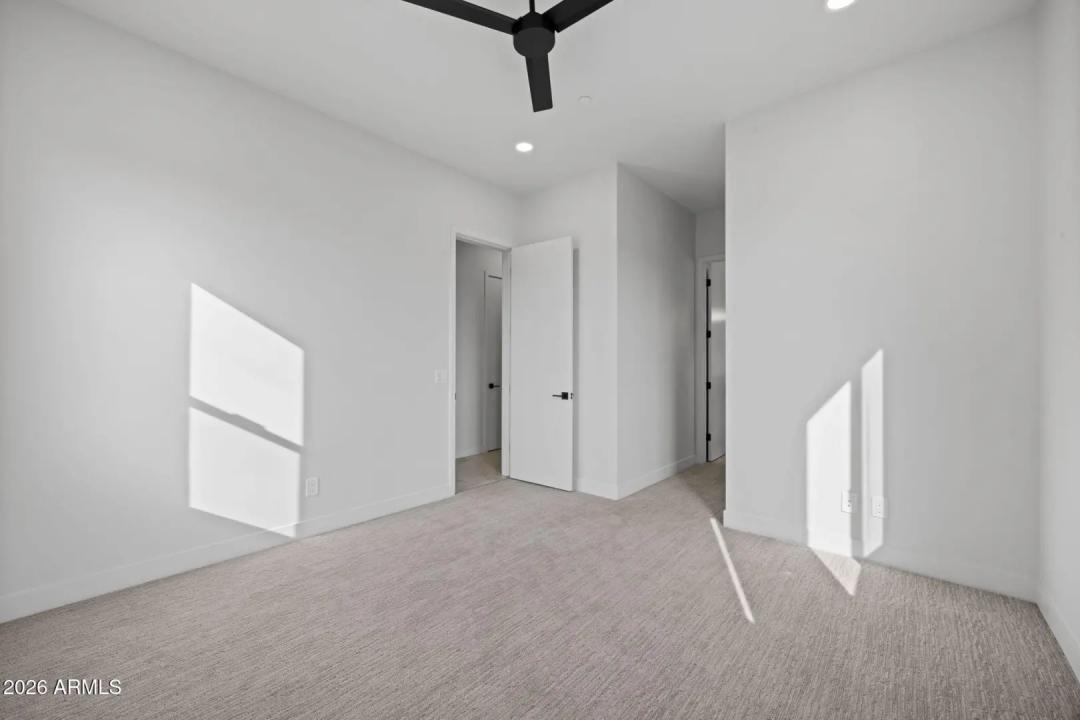 Real Estate Picture 16