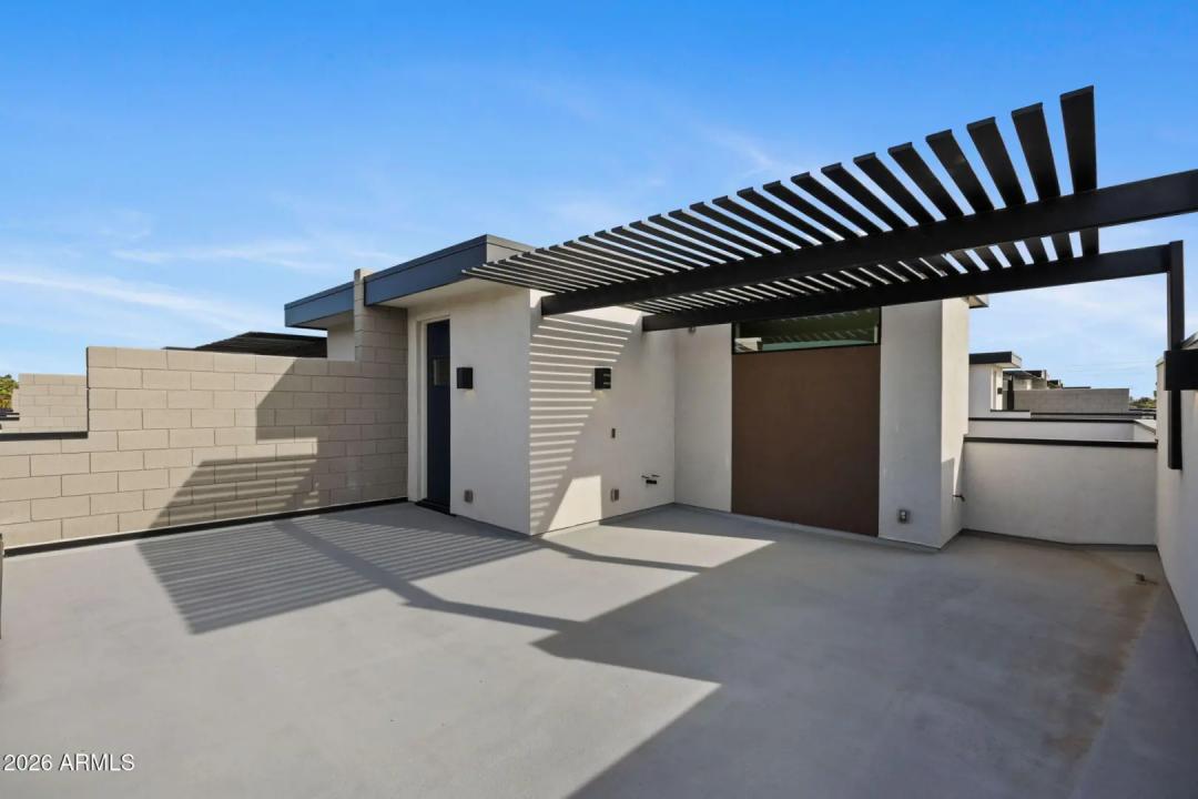 Real Estate Picture 22