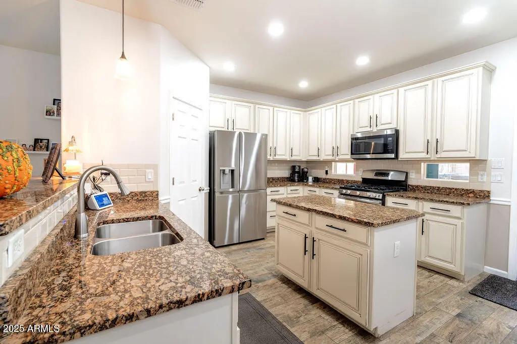 7511 E OSAGE Avenue Mesa AZ 85212