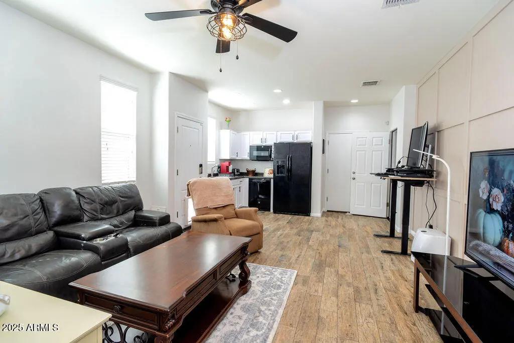 Real Estate Picture 17