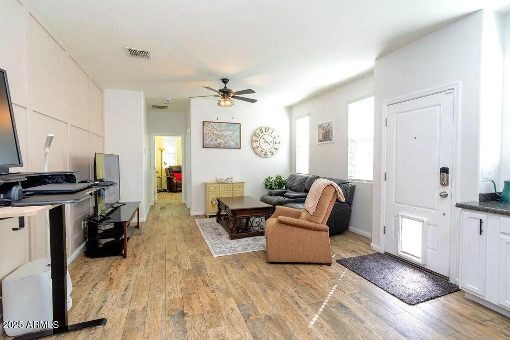 Real Estate Picture 18