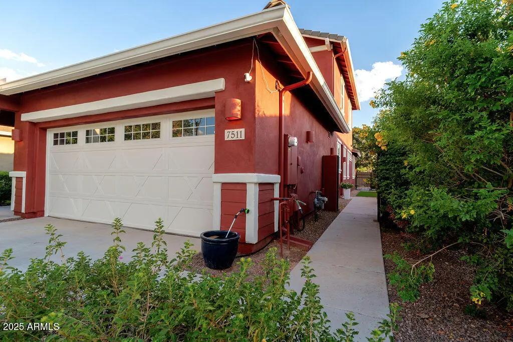 Real Estate Picture 27