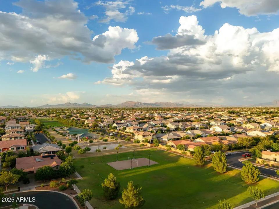 Real Estate Picture 42